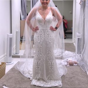 BNWT! Tara Keely by Lazaro, Sofia gown- unaltered size 14 (street size 6).